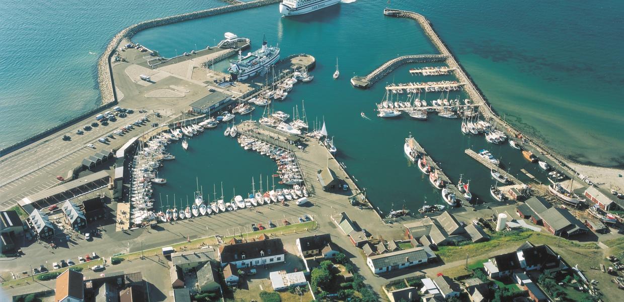 Færge ankomst - Vesterø Havn før ombygning i 2015.jpg