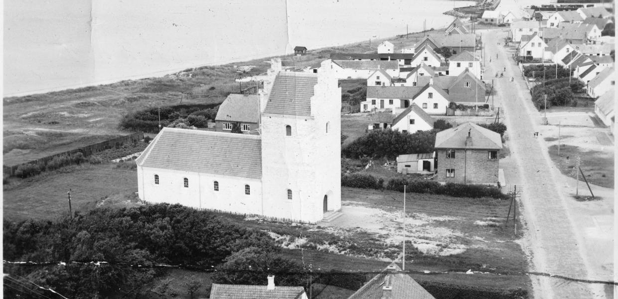 Vesterø Kirke - luftfoto