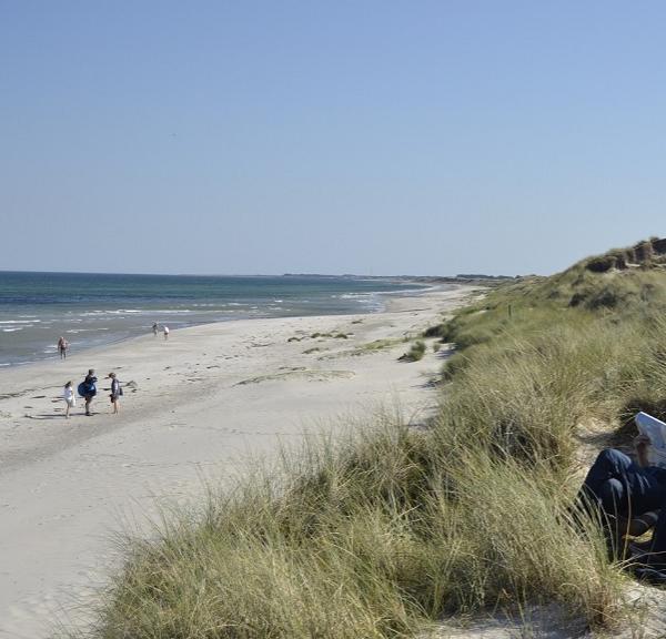 Hvide Bakker på Læsøs nordkyst passeres på turen mellem Vesterø og Østerby