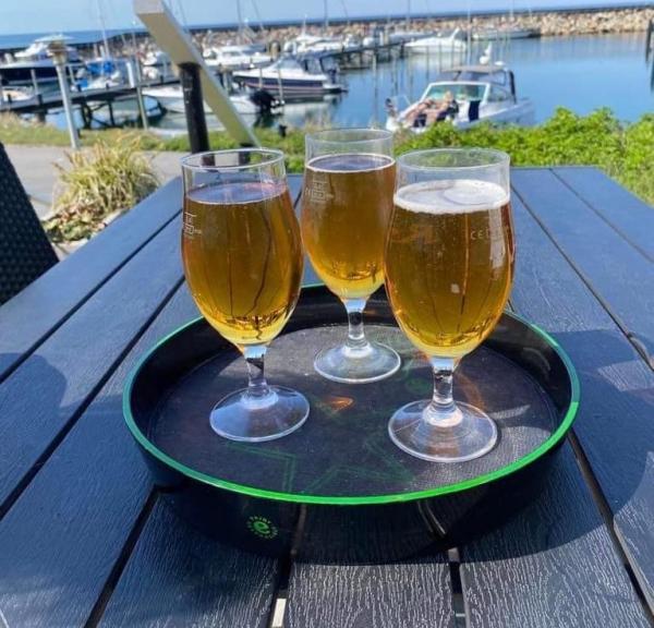 Østerby Havn, Palsgaard, udsigt med ølglas