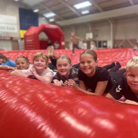 Hoppedag i Læsø Hallen